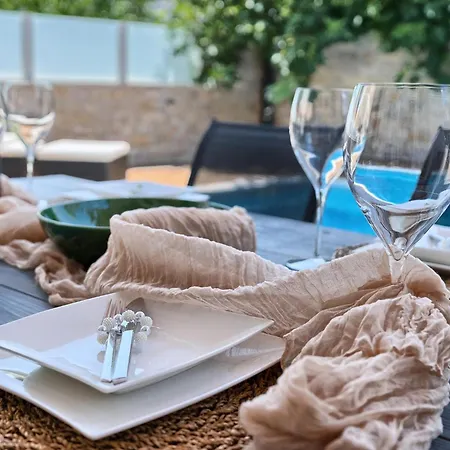 Palm Garden - Private Pool And Barbecue * トロギール