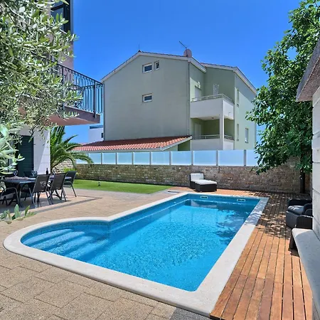 Palm Garden - Private Pool And Barbecue アパート