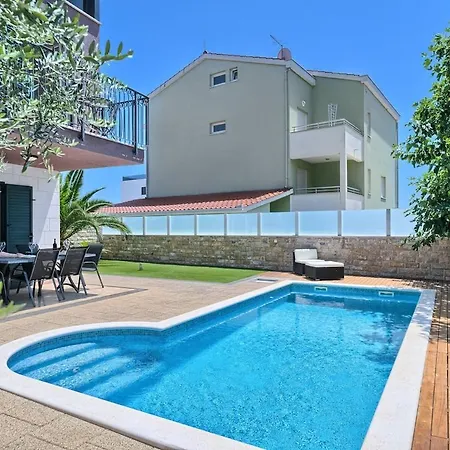 Palm Garden - Private Pool And Barbecue アパート