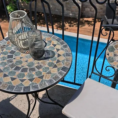 Palm Garden - Private Pool And Barbecue トロギール