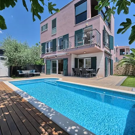 Palm Garden - Private Pool And Barbecue *